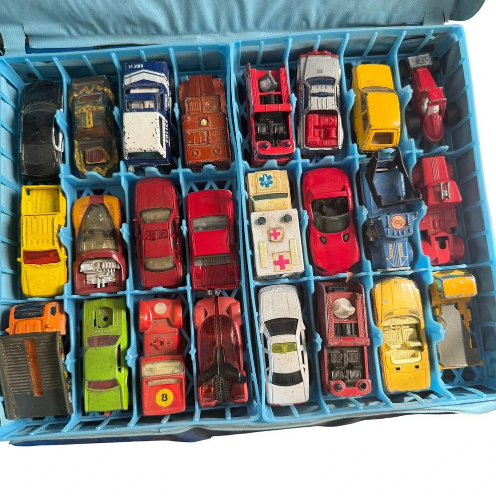 Vintage 1980 Matchbox Collector Case with 24 Diecast Cars Hot Wheels Lesney 48